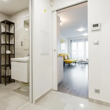 Yellow Apartment With Parking Prague Exterior photo