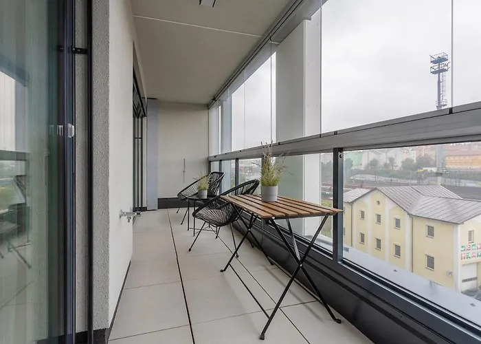 Yellow Apartment With Parking